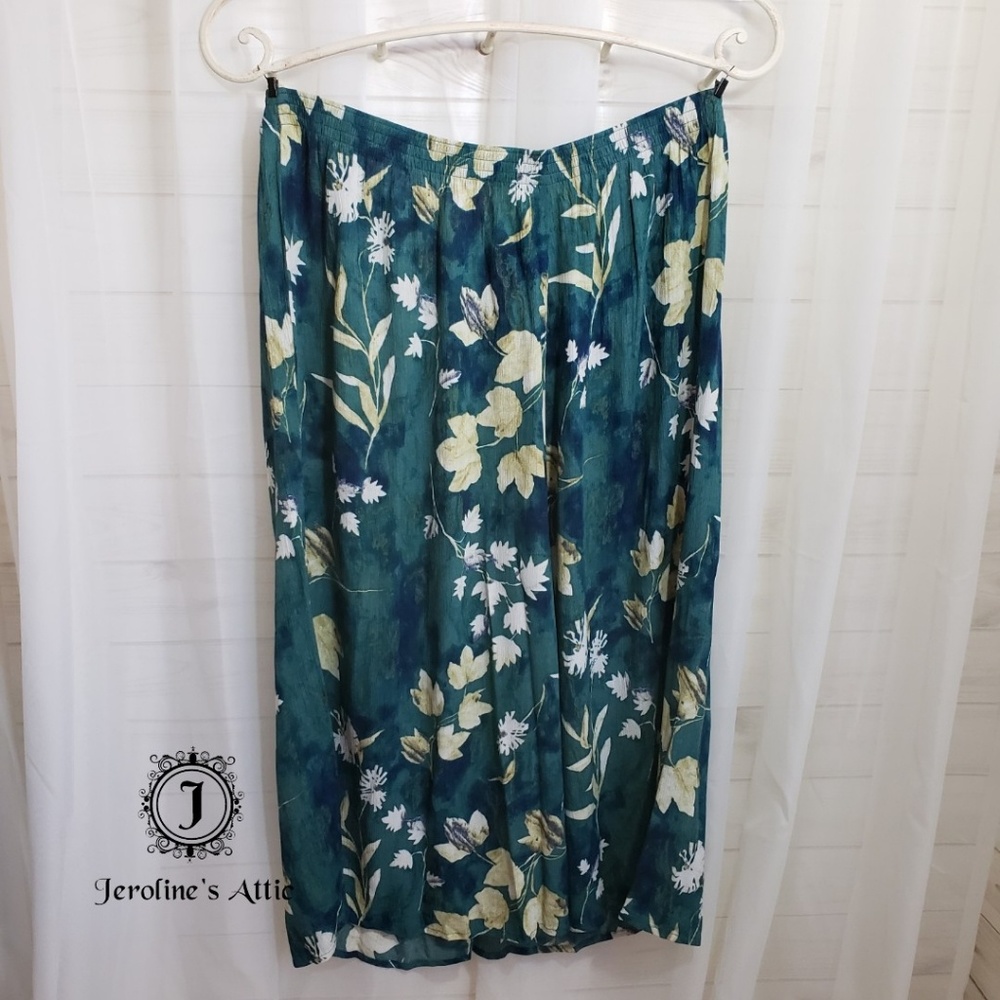 C.M. Shapes Green Floral Skirt